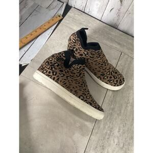CUSHIONAIRE Women's Hoyt Knit Hidden Wedge Sneaker Size 8